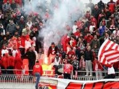 Επεισόδια μεταξύ φιλάθλων του Ολυμπιακού Βόλου και δυνάμεων ΜΑΤ