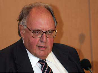 Θ. Πάγκαλος: Εκτιμά ότι η κυβέρνηση θα είναι αδύναμη