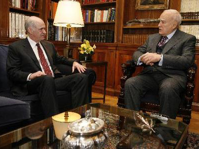 Ολοκληρώθηκε η συνάντηση Παπούλια- Παπανδρέου