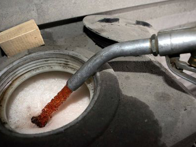 Πιάστηκαν επ’ αυτοφώρω να κλέβουν πετρέλαιο