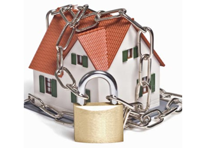 Κακουργηματικές κατηγορίες για τα μέλη της συμμορίας των πλειστηριασμών