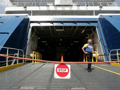 Οι απεργίες απωθούν τους Καναδούς τουρίστες από την Ελλάδα