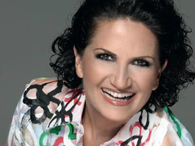 «Είμαι Ελληνίδα, αγαπώ την πατρίδα μου και θα το τραγουδάω παντού»