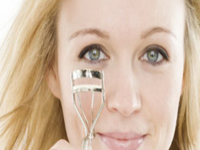 Ψαλιδάκι για τις βλεφαρίδες: Σας χαρίζει έντονο βλέμμα