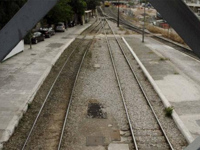Μετέφεραν ράγες του ΟΣΕ με ταξί