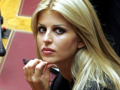 Σε πελάγη ευτυχίας η Έλενα Ράπτη