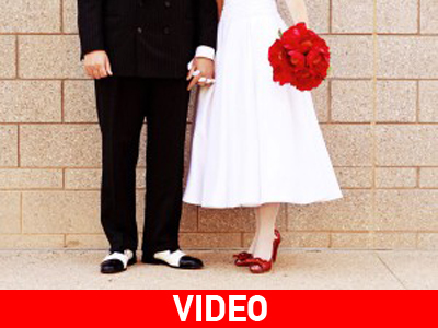 Γαμήλια τελετή σε… τεντωμένο σκοινί!