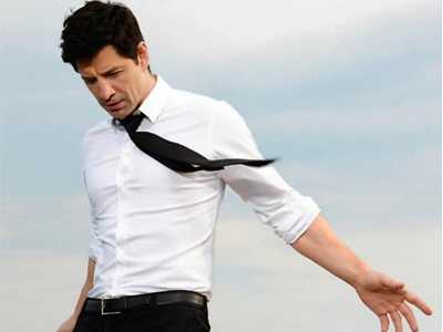 Ο Σάκης Ρουβάς στο εξώφυλλο ελβετικού περιοδικού