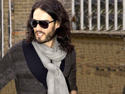 Ράσελ Μπραντ: Παραδόθηκε στην αστυνομία…