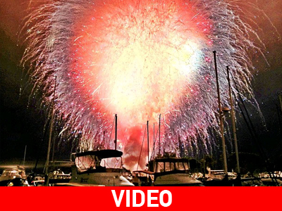 Όλα τα πυροτεχνήματα εκρήγνυνται ταυτόχρονα