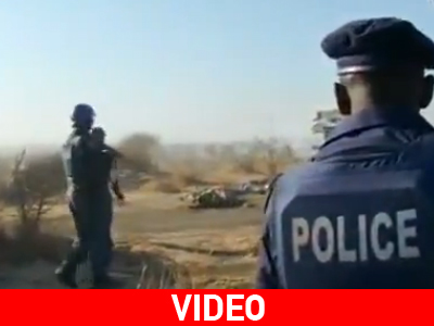 Ν. Αφρική: Καρέ- καρέ η ένοπλη επιχείρηση αστυνομικών κατά των μεταλλωρύχων