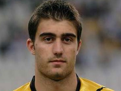 Ο Σωκράτης Παπασταθόπουλος ντύνεται γαμπρός Ο Σωκράτης Παπασταθόπουλος ντύνεται γαμπρός