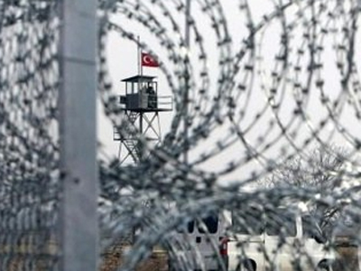 Hürriyet: «Ο γείτονάς μας άρχισε να χτίζει το συρμάτινο τείχος»