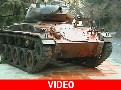 Άγνωστοι έβαψαν κόκκινο το άρμα της Υπάτης