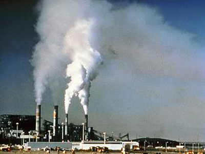 Απεργία εργαζομένων στα εργοστάσια του Θριάσιου