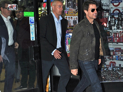 Ο Τομ Κρουζ κυκλοφορεί… άφραγκος