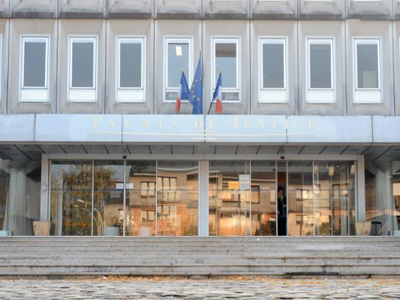 Γαλλία: Καταδικάστηκε γυναίκα για απόσπαση χρημάτων εκατόχρονη