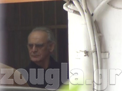 Με το κινητό στη φυλακή ο Άκης