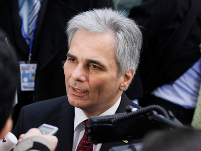 Β. Φάιμαν: Το ελληνικό πακέτο βοήθειας δεν είναι δώρο αλλά δάνειο