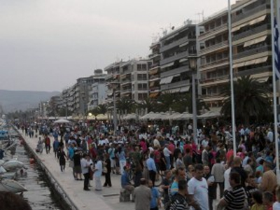 Πολυπληθής η αντιμνημονιακή διαδήλωση και στον Βόλο