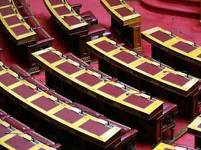 Εν εξελίξει οι διαβουλεύσεις μεταξύ των αντιπροσωπειών ΠΑΣΟΚ και ΝΔ