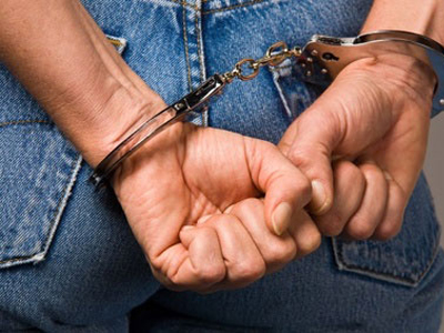 Συνελήφθη 15χρονος διαρρήκτης καταστημάτων