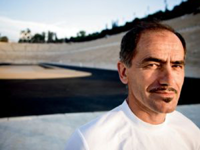 Τρέχει στα βήματα του Νικηταρά