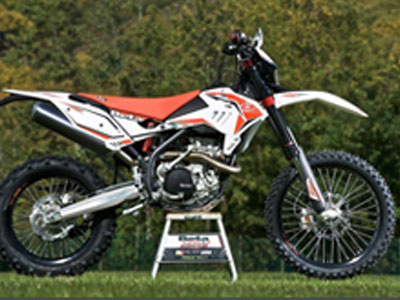 Ο Chris Bach στη Beta