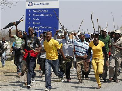 Νότια Αφρική: Χιλιάδες απολύσεις στη βιομηχανία