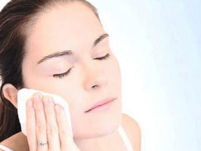 Μάσκα με γάλα για απαλό δέρμα Μάσκα με γάλα για απαλό δέρμα