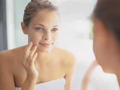 Πού οφείλεται η ακμή;