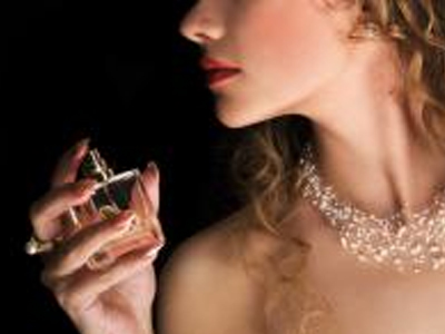 Οι τάσεις στα αρώματα αναδεικνύουν τη θηλυκότητά σου