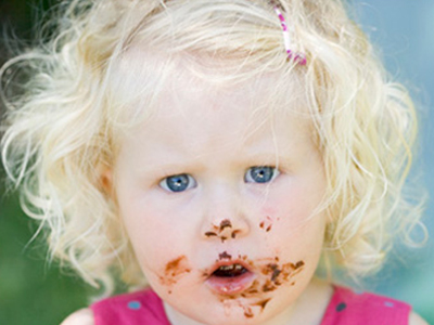 Η υπερκατανάλωση γλυκών οδηγεί σε βίαιη συμπεριφορά