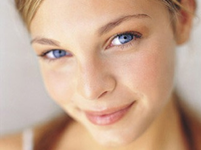 Κάλυψε τα σημάδια του κρυολογήματος με το σωστό μακιγιάζ