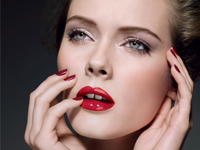 «Γιορτινό» μακιγιάζ για να κλέψετε τις εντυπώσεις!