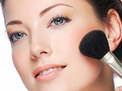 Αποφύγετε το βαρύ μακιγιάζ στο μέτωπο