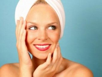 Τονωτική λοσιόν με ρόδι και γάλα