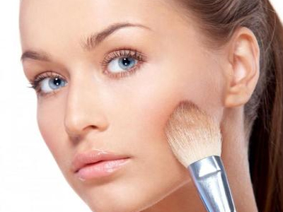 Tips για να απλώνεις σωστά το ρουζ