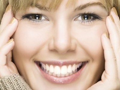 Δείξτε πιο νέες με ένα χαμόγελο!