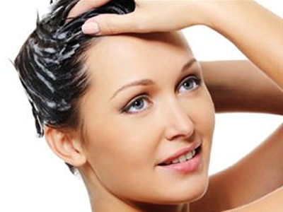 Το σωστό λούσιμο για να έχετε υγιή μαλλιά