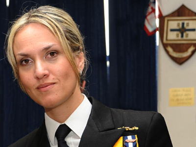 Με ένα λαμπρό βιογραφικό έγινε υπασπιστής υπουργού