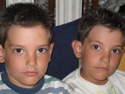 Η φοίτηση των διδύμων στο ίδιο τμήμα δεν επηρεάζει τις σχολικές επιδόσεις