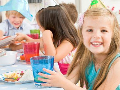 Κόκκινη κλωστή δεμένη