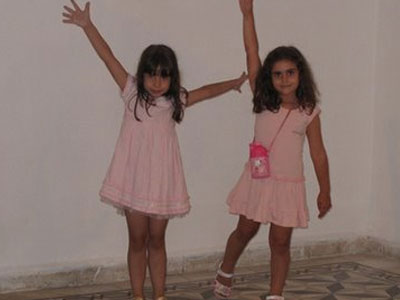 Οι κόρες λειτουργούν ευεργετικά στην οικογένεια