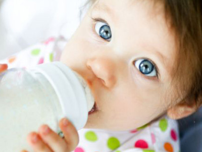 Αναγνώστης της zougla.gr σχετικά με την πρόωρη διακοπή του θηλασμού