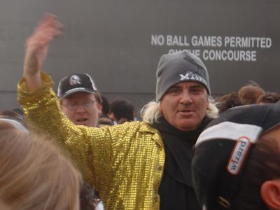 Εκκεντρικός οπαδός εμπνέει ομογενή σκηνοθέτη