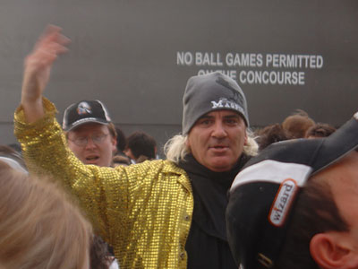 “Χωράει” ένας τρελός οπαδός στην μεγάλη οθόνη;