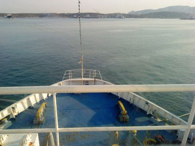 Πρόσκρουση στο λιμάνι της Σύμης