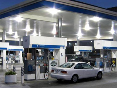 Καλπάζει η αμόλυβδη Καλπάζει η αμόλυβδη