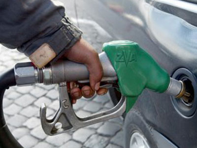 Τα νέα μέτρα βάζουν φωτιά σε βενζίνη και ρεύμα Τα νέα μέτρα βάζουν φωτιά σε βενζίνη και ρεύμα